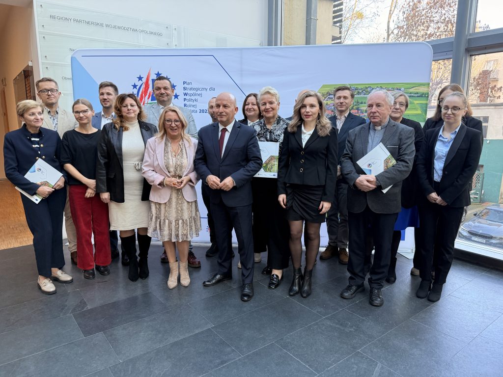 Koleje umowy z Lidera