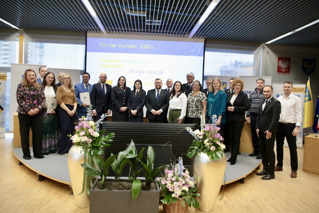 wręczenie umów EBO