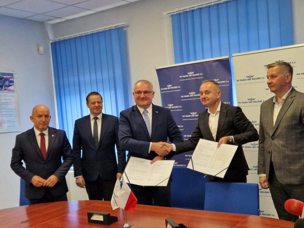 Umowa na linie Opole-Nysa