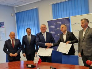 Umowa na linie Opole-Nysa