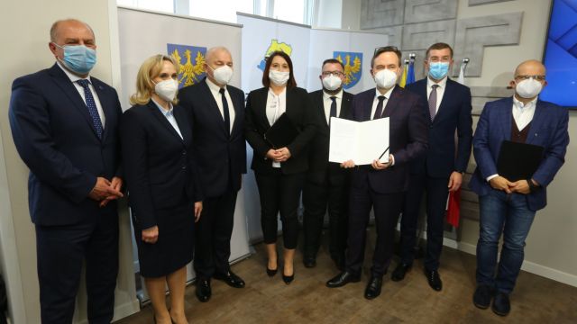 Podpisanie umowy na przebudowę drogi wojewódzkiej 416 w Kietrzu