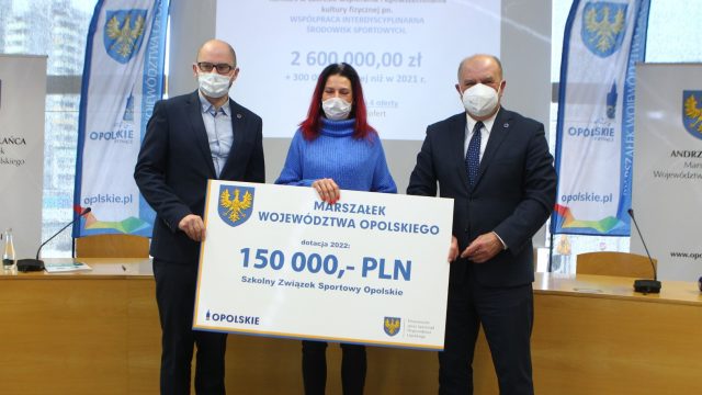 Pierwsze umowy dla organizacji sportowych