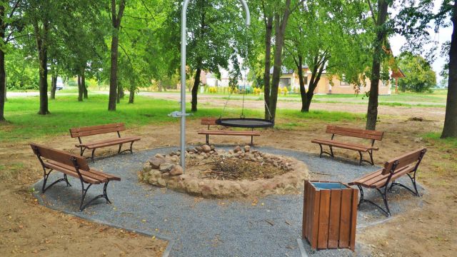 Olszanka Czeska Wieś Zagospodarowanie terenu parku przy boisku