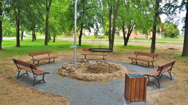 Olszanka Czeska Wieś Zagospodarowanie terenu parku przy boisku