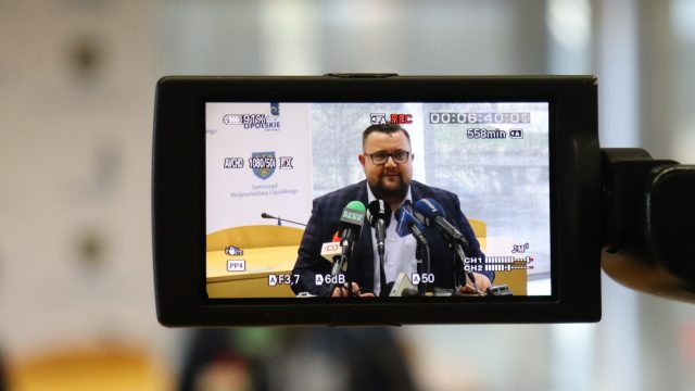 Członek zarządu województwa Szymon Ogłaza