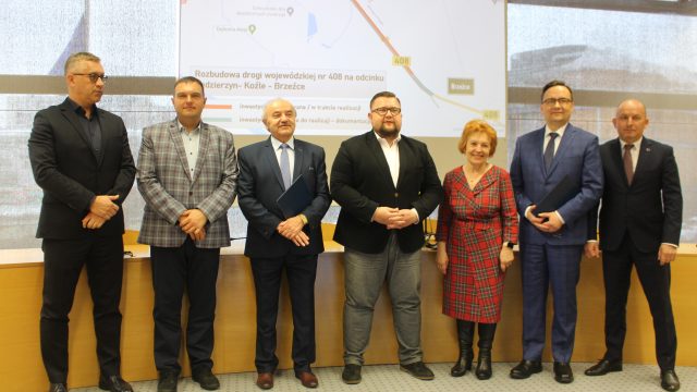 Podpisanie umowy na przebudowę drogi 40