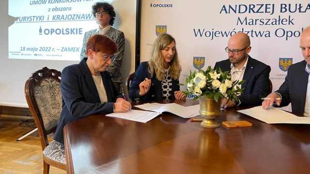 Umowy na projekty turystyczne