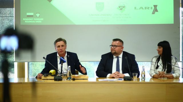 Podpisanie umowy na rozbudowę dróg