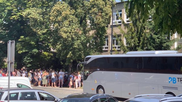 Dzieci wyjeżdżające na kolonie