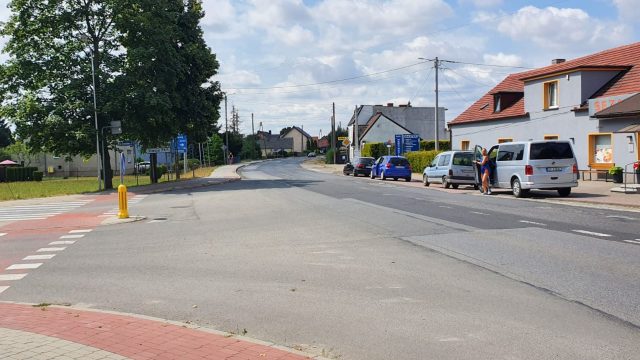 Podpisanie umowy na modernizację drogi w Dobrzeniu