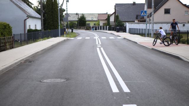 Droga w Ochodzach po remoncie