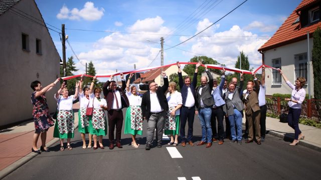 Droga w Ochodzach po remoncie