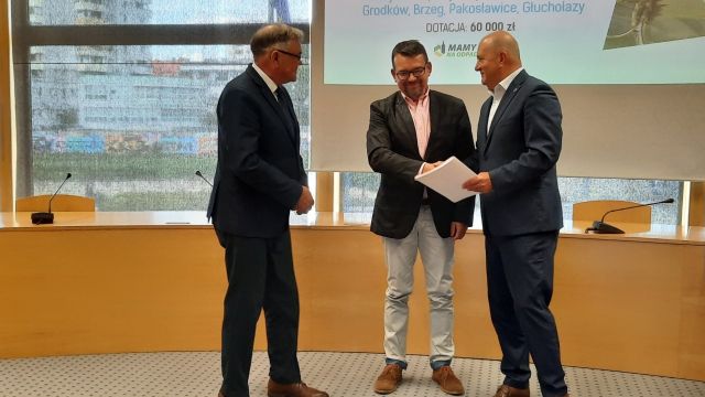 Rady na odpady - wręczenie umów