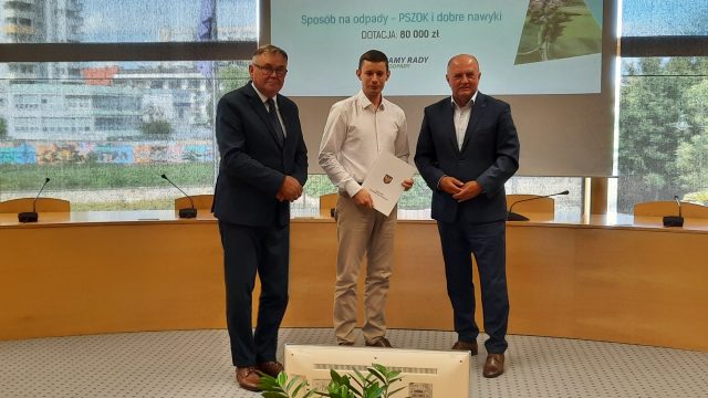 Rady na odpady - wręczenie umów