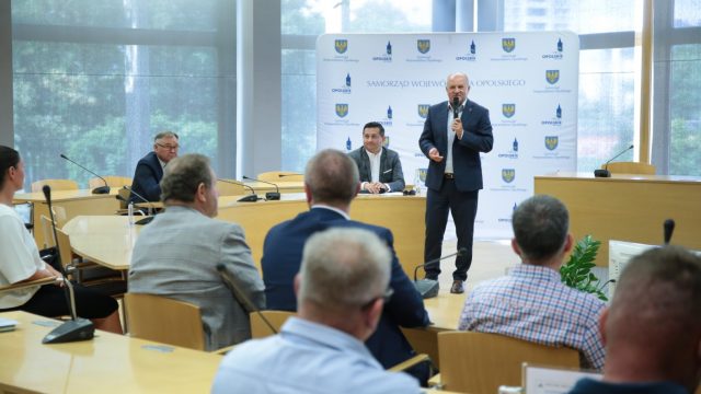 Rady na odpady - wręczenie umów