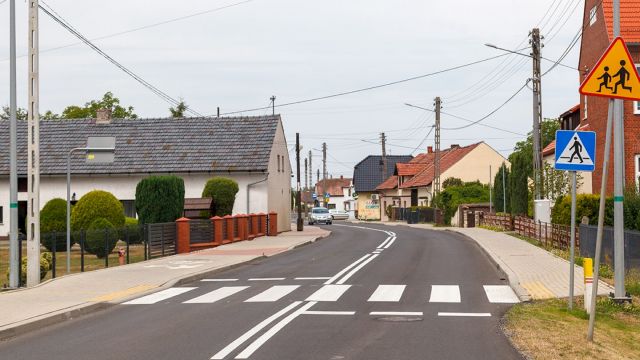 Droga w Ochodzach po remoncie