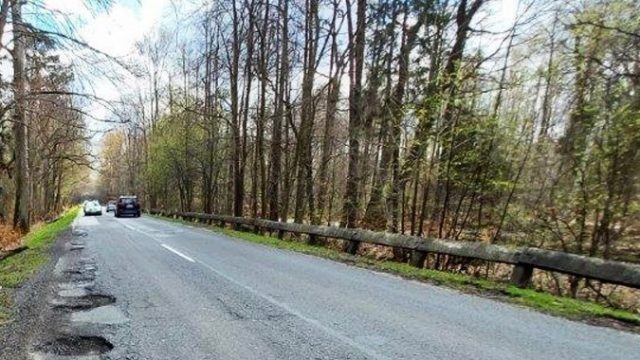 Podpisanie umowy na remont drogi