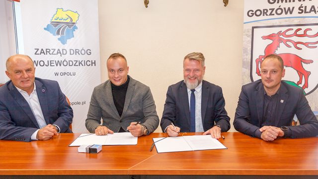 Podpisanie umowy na remont DW 487