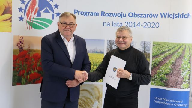 Pieniądze dla parafii ziemi nyskiej