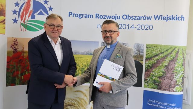 Pieniądze dla parafii ziemi nyskiej