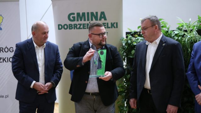 Coraz lepiej na drodze 454