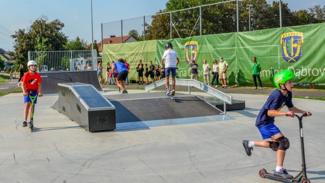 Kompleks rekreacyjno-sportowy w Dąbrowie