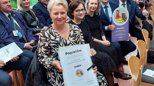 Wręczenie nagrody dla Popielowa