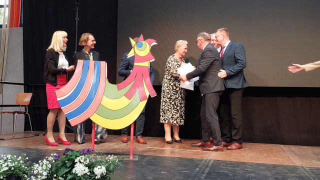 Wręczenie nagrody dla Popielowa