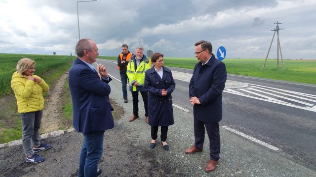 Prace na drogach w gminie Krapkowice