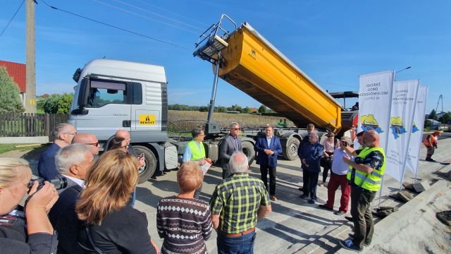 Przebudowa drogi Zawadzkie-Żędowice