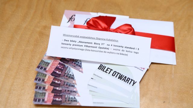 Przekazanie gadżetów na WOŚP