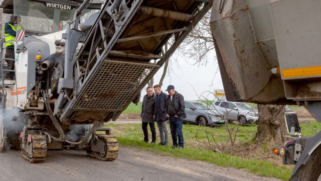 Początek remontu drogi