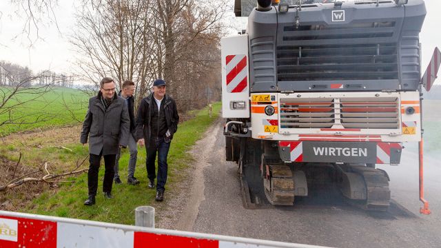 Początek remontu drogi