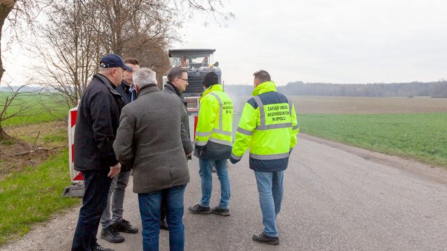 Początek remontu drogi