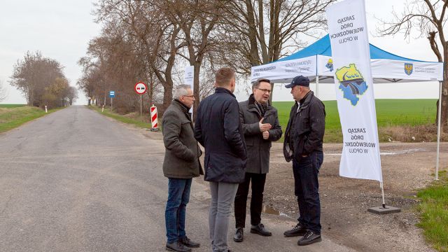 Początek remontu drogi