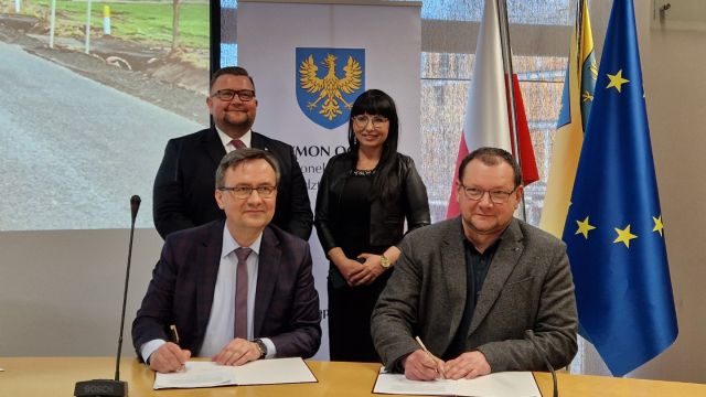 Umowa na drogę w Żelaznej