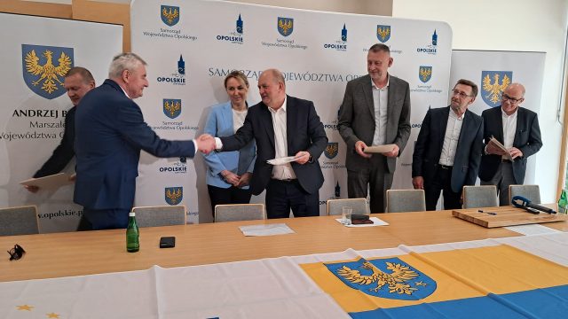 Podpisanie umów na programy centralne