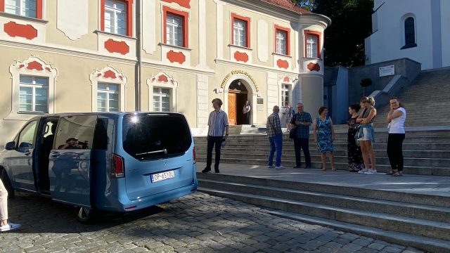 Przekazanie kluczyków do nowego auta