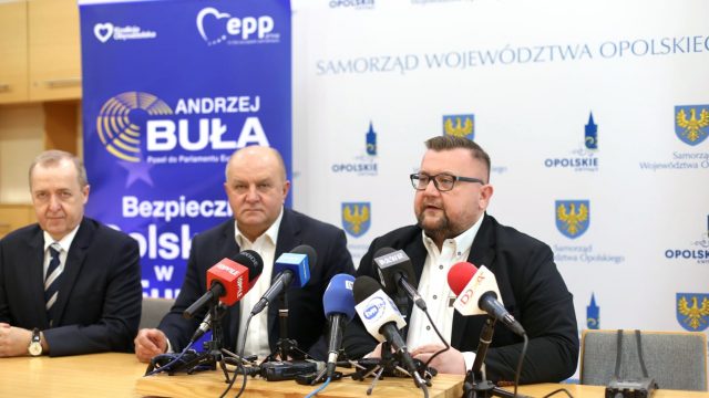 Konferencja Prasowa o planach pomocy dla poszkodowanych w trakcie powodzi