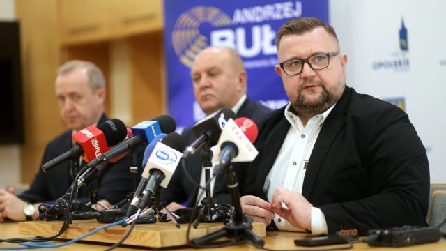 Mamy plan na pomaganie Specjalna konferencja prasowa uspakaja mieszkańców i poszkodowane samorządy