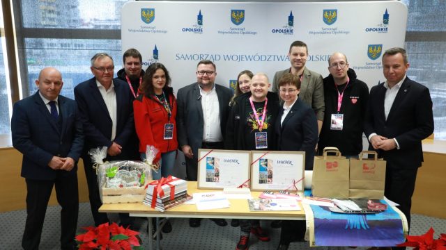 Przekazanie darów dla WoŚP