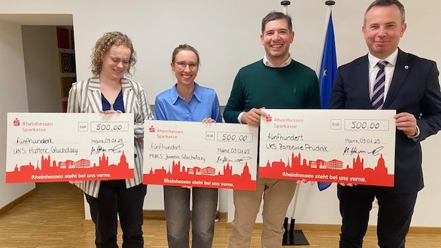 Przekazanie pieniędzy klubom