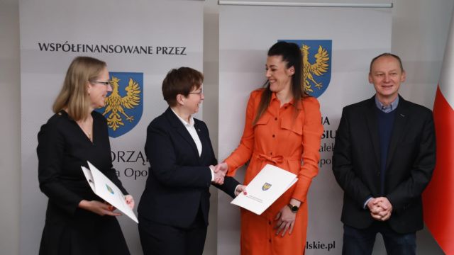 Podpisanie umowy ze stowarzyszeniem Pozytywka