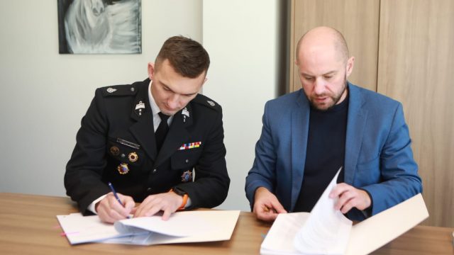 OSP Miejsce Odrzańskie - wręczenie umów MBO