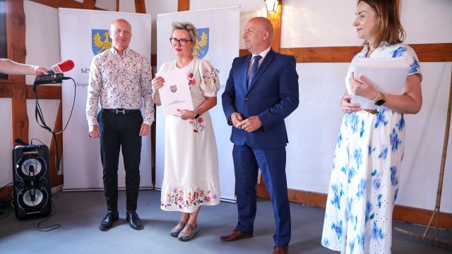 Umowy dla beneficjentów konkursu