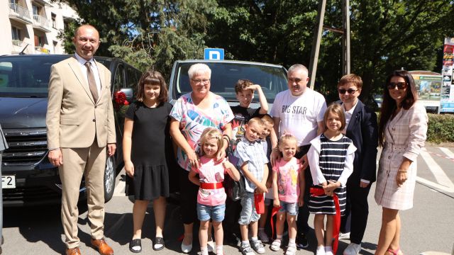 Przekazanie trzech busów