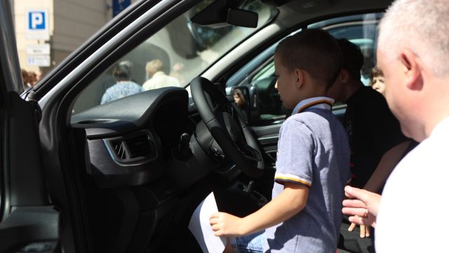 Przekazanie trzech busów