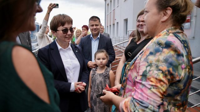 Przekazanie busa rodzinie zastępczej