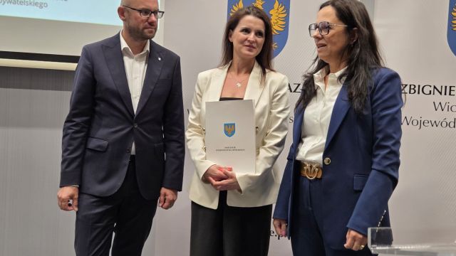 Wręczenie umów organizacjom pozarządowym