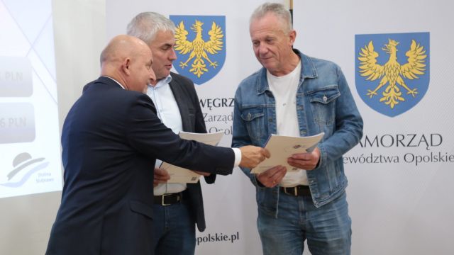 Wręczenie umów beneficjentom LGD